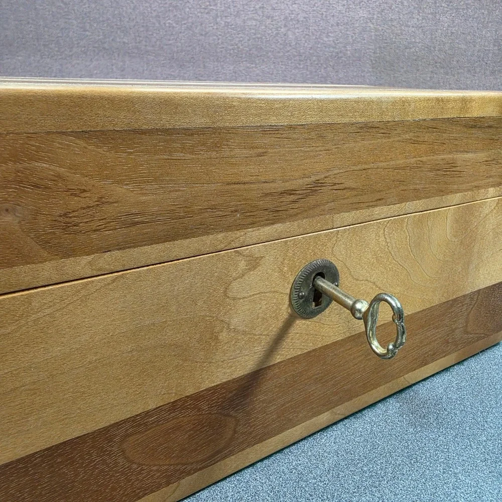 Wooden Cigar Humidor Large Brown Good Striped Key Lock Tray